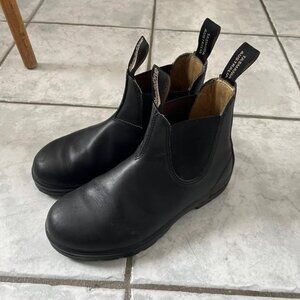 Black Blundstones women's size 5 AUS / 8 US